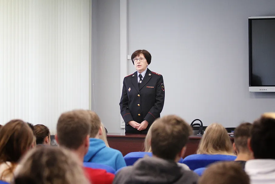 В Нижнем Новгороде транспортные полицейские встретились со студентами Нижегородского училища олимпийского резерва