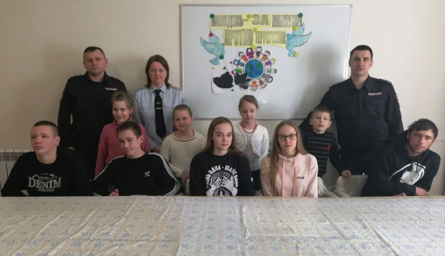 Сотрудники полиции Городецкого района провели профилактическую беседу на тему: «Молодежь — за культуру мира, против терроризма»