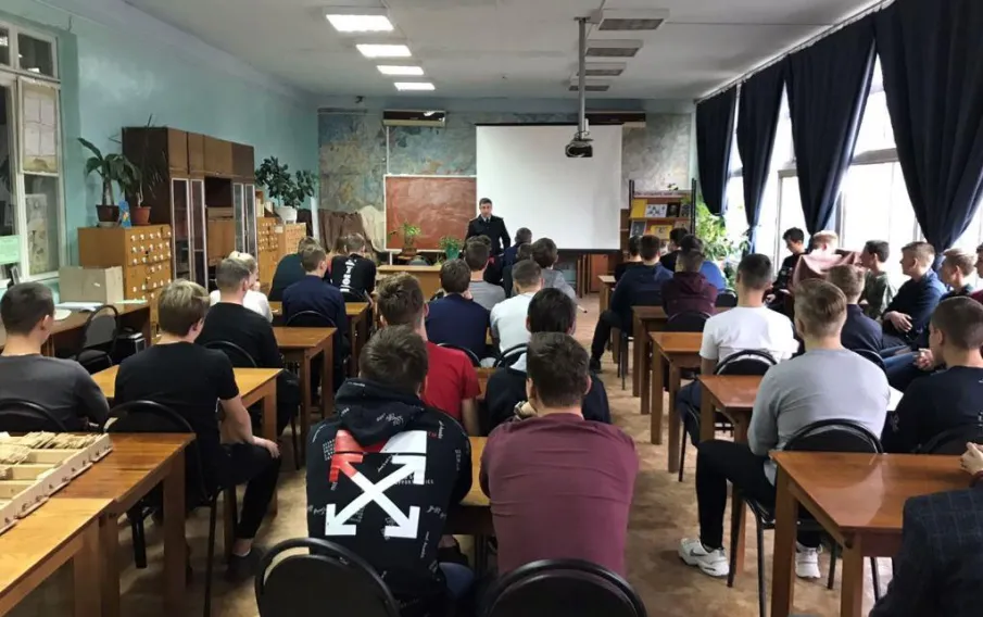 Сотрудники отдела МВД России по городу Арзамасу провели семинар для студентов в рамках оперативно-профилактического мероприятия «Нет ненависти, нет вражде»