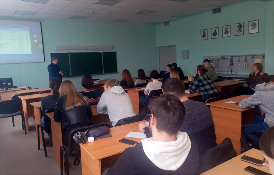 Председатель Экспертного совета при АТК в Нижегородской области Владимир Аврамцев разъяснил студентам деструктивную сущность идеологии терроризма и экстремизма